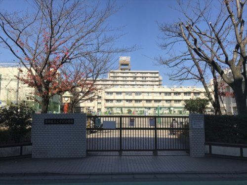 葛飾区立こすげ小学校の画像