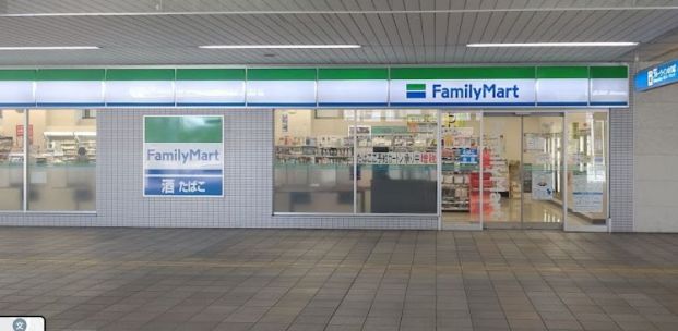 ファミリーマート 横浜立場駅店の画像