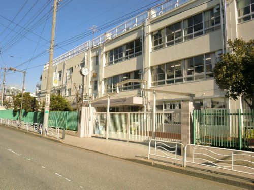 江東区立深川第二中学校の画像