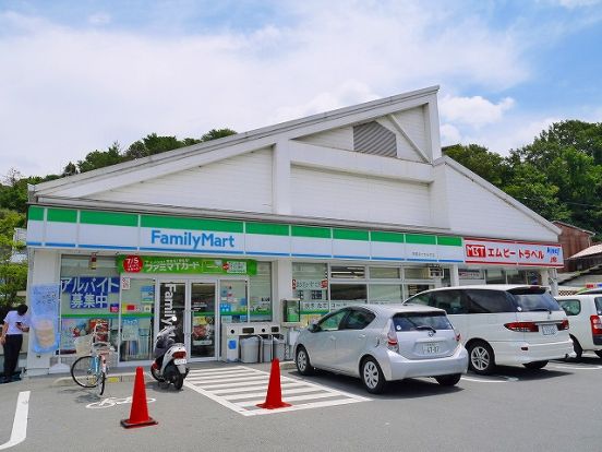 ファミリーマート　阪奈みつがらす店の画像