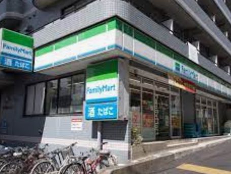 ファミリーマート 金井窪山手通り店の画像