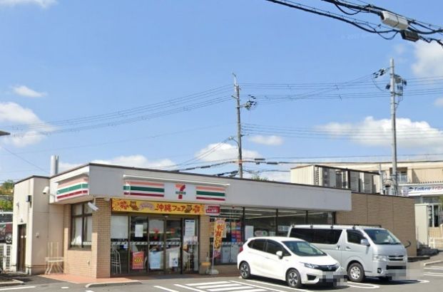 セブンイレブン 箕面粟生間谷東店の画像