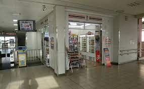 セブンイレブン キヨスクJR大和小泉駅改札口店の画像