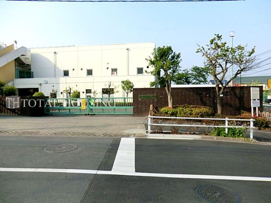 三鷹市立羽沢小学校の画像