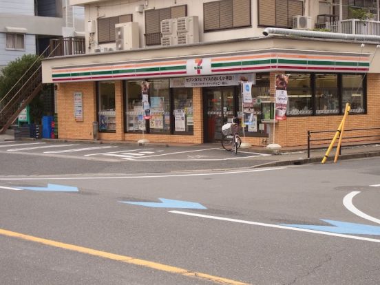 セブンイレブン 市川宝店の画像