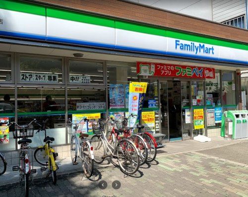 ファミリーマート 南堀江四丁目店の画像