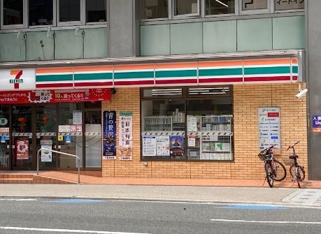 セブンイレブン 大阪靱本町１丁目店の画像