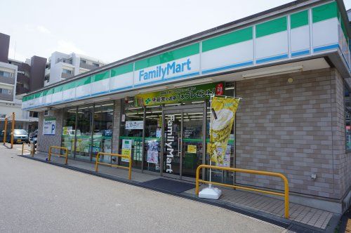 ファミリーマート横浜片倉町店の画像