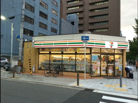 セブンイレブン 大阪新町2丁目店の画像