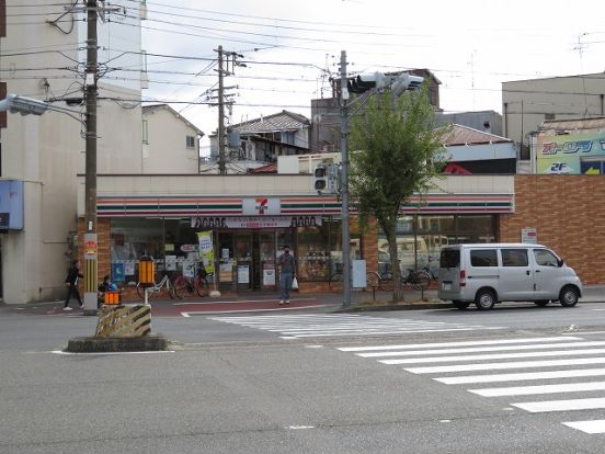 セブンイレブン 千鳥橋駅前店の画像