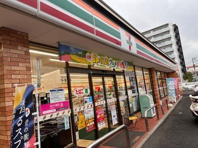 セブンイレブン 足立江北橋東店の画像