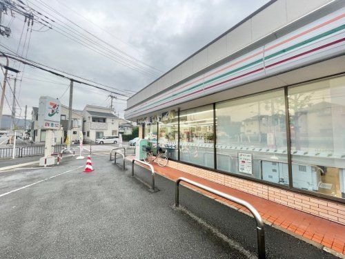 セブンイレブン 京都下津林水掛町店の画像