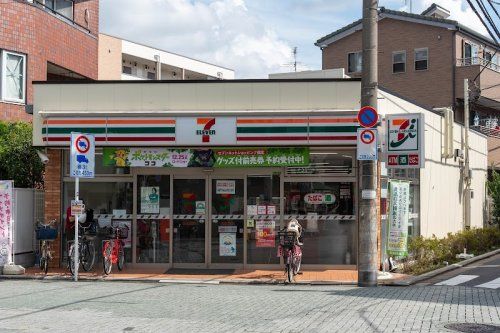 セブンイレブン 足立日ノ出町店の画像