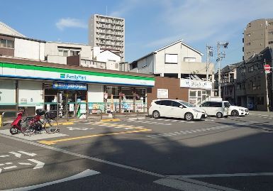 ファミリーマート 西九条三丁目店の画像