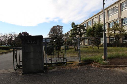 春日井市立中部中学校の画像