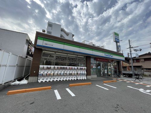 ファミリーマート 城東えなみ店の画像