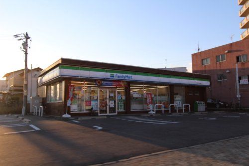ファミリーマート 春日井八事町店の画像
