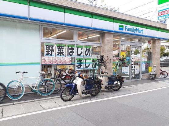 ファミリーマート 福岡大楠一丁目店の画像