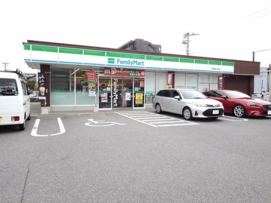 ファミリーマート 博多駅南六丁目店の画像