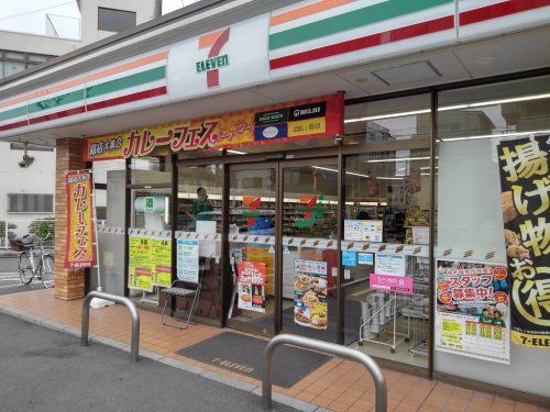 セブンイレブン さいたま鹿手袋店の画像