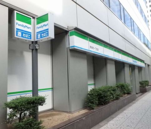 ファミリーマート 南本町一丁目店の画像