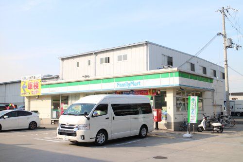 ファミリーマート 小浦中環東大阪店の画像