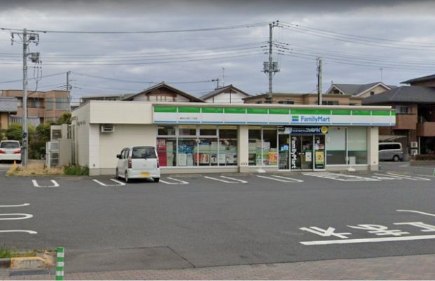 ファミリーマート 越谷七左町二丁目店の画像