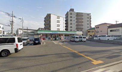 ファミリーマート 八尾安中町店の画像