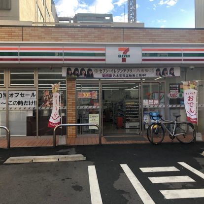 セブンイレブン 吹田江坂町1丁目店の画像