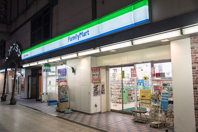 ファミリーマート 近鉄八尾駅前店の画像