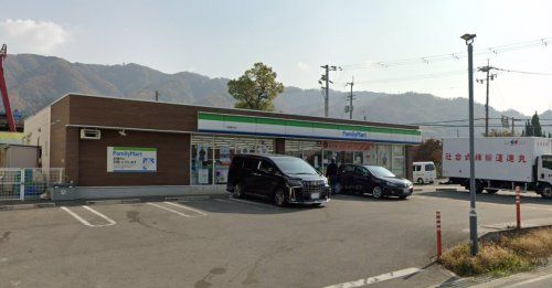 ファミリーマート 八尾郡川店の画像