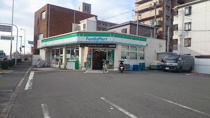 ファミリーマート 八尾高安町店の画像