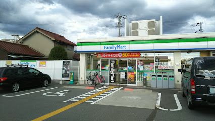 ファミリーマート 曙川東一丁目店の画像