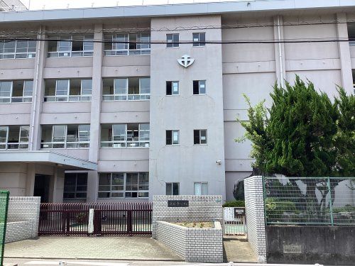 松山市立道後中学校の画像