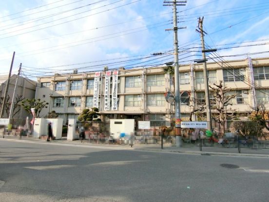 大阪市立西淀中学校の画像