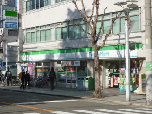 ファミリーマート桃谷駅西店の画像