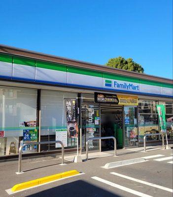 ファミリーマート 足立青井店の画像