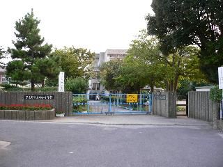 習志野市立向山小学校の画像