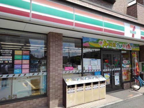 セブンイレブン 鳩ケ谷里店の画像