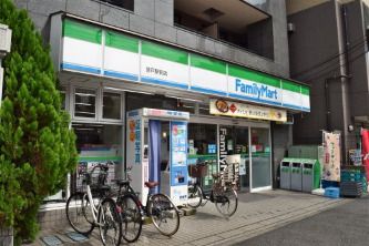 ファミリーマート 登戸駅前店 の画像