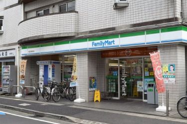 ファミリーマート　稲田堤駅前の画像