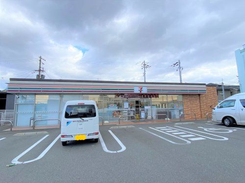 セブンイレブン 堺浜寺諏訪森町店の画像