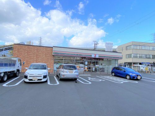 セブンイレブン 堺浜寺石津町西2丁店の画像