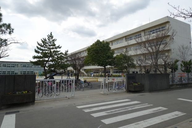 吉川市立栄小学校の画像