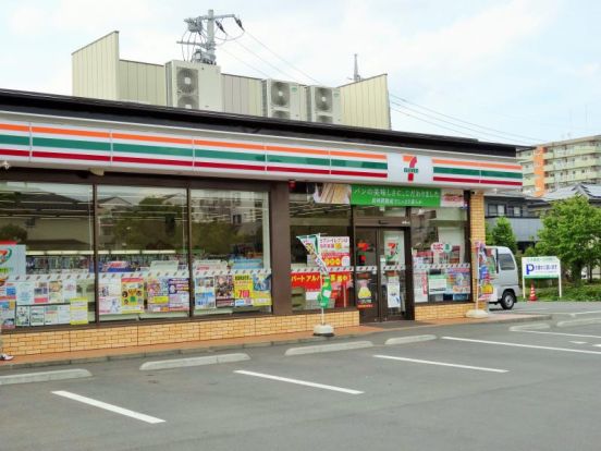 セブンイレブン 吉川きよみ野店の画像