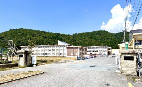 米原市立双葉中学校の画像