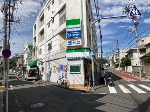 ファミリーマート 緑が丘一丁目店の画像