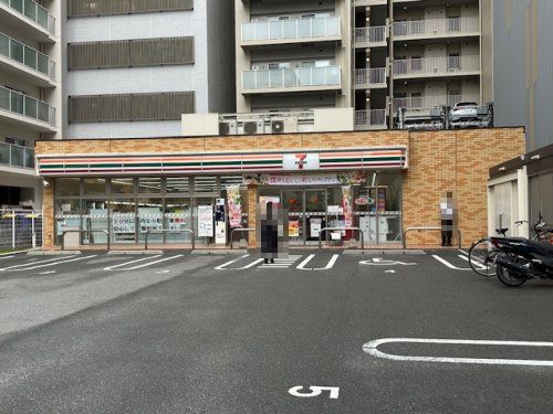 セブンイレブン 吹田江坂町1丁目店の画像