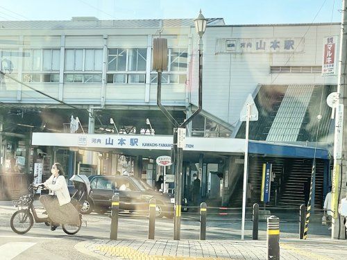河内山本駅北出口 タクシー乗り場の画像