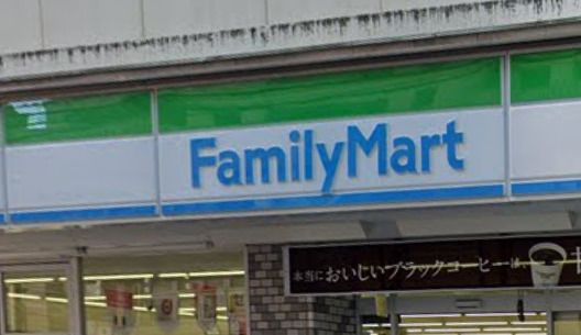 ファミリーマート 亀屋赤羽西店の画像